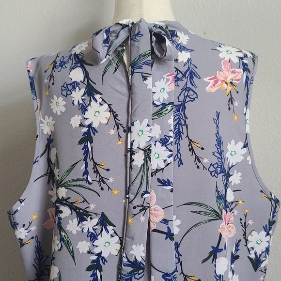 PLUS SIZE WOMAN'S SHEIN CURVE TOP - Picture 4 of 10